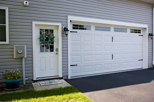 24/7 Emergency Garage Door Panel Replacement experts in Buena Vista, VA